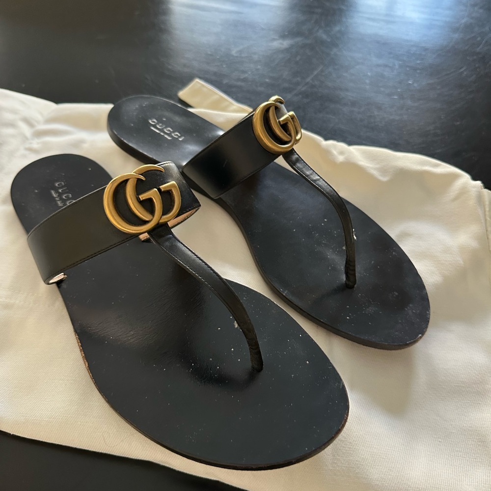 Gucci leather thong sandals